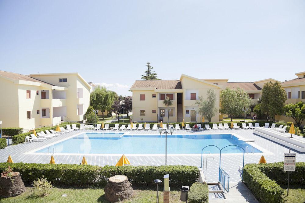 Appart hôtel Triton Villas & 3*